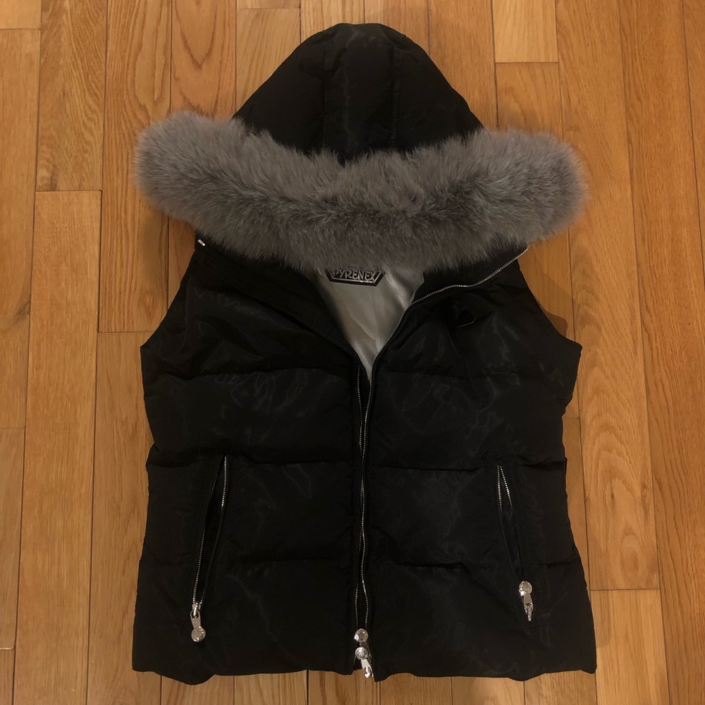 Pyrenex Black down Vest with Grey Fur details